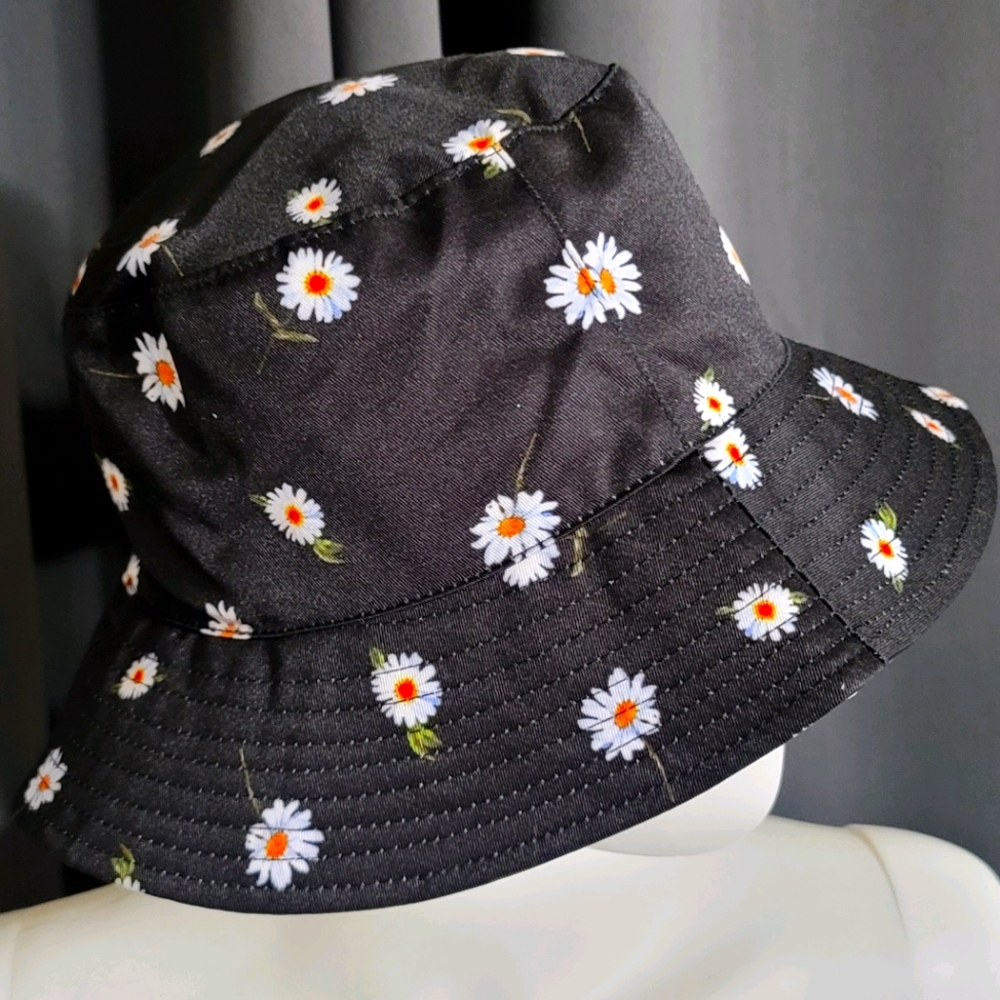 Alice & Olivia Reversible Bucket Hat